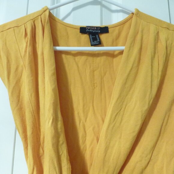FOREVER 21 yellow deep v-neck wrap crop top - Picture 3 of 7